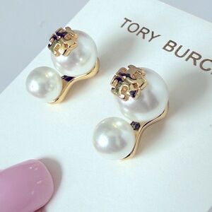 🛑Price Drop🛑New)Tory Burch Gold and Double Cream Pearl Earrings.